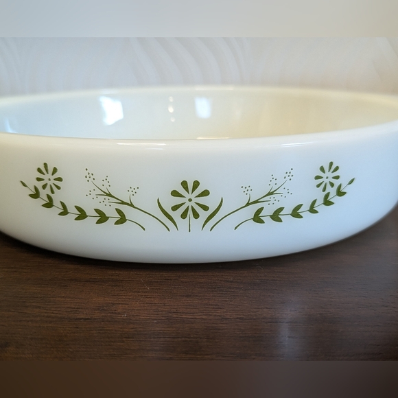 Vintage Mid-century Modern Glassbake Green Daisy Milk Glass Cake Pan - Picture 2 of 7